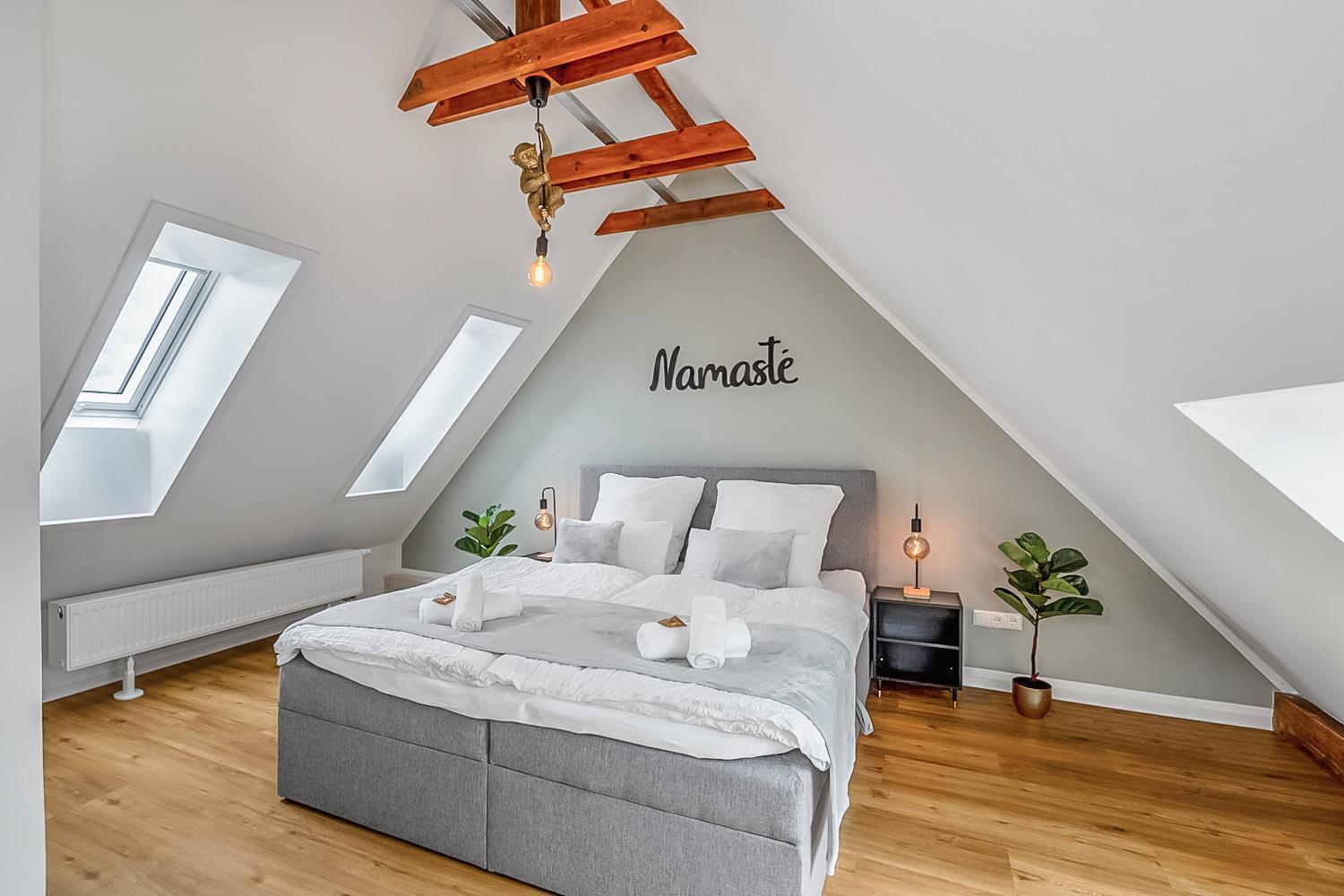 Namaste Homes - Ferienwohnung Mit Dachterrasse Bad Windsheim Esterno foto